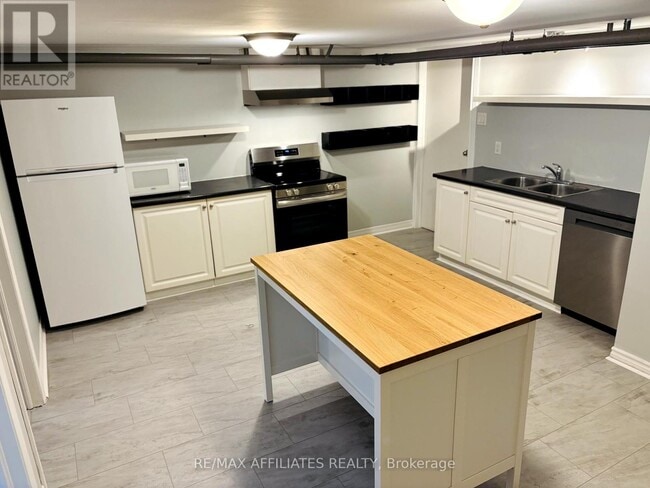 Photo du bâtiment - 320-320 Laurier Ave E