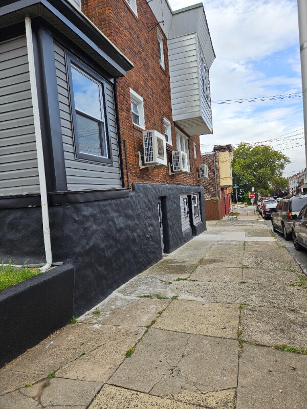 Foto del edificio - 326 Roselyn St