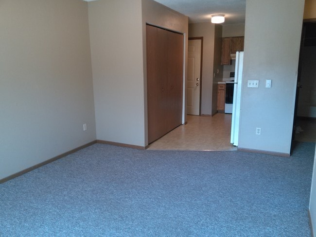 Building Photo - 107 Westview Dr