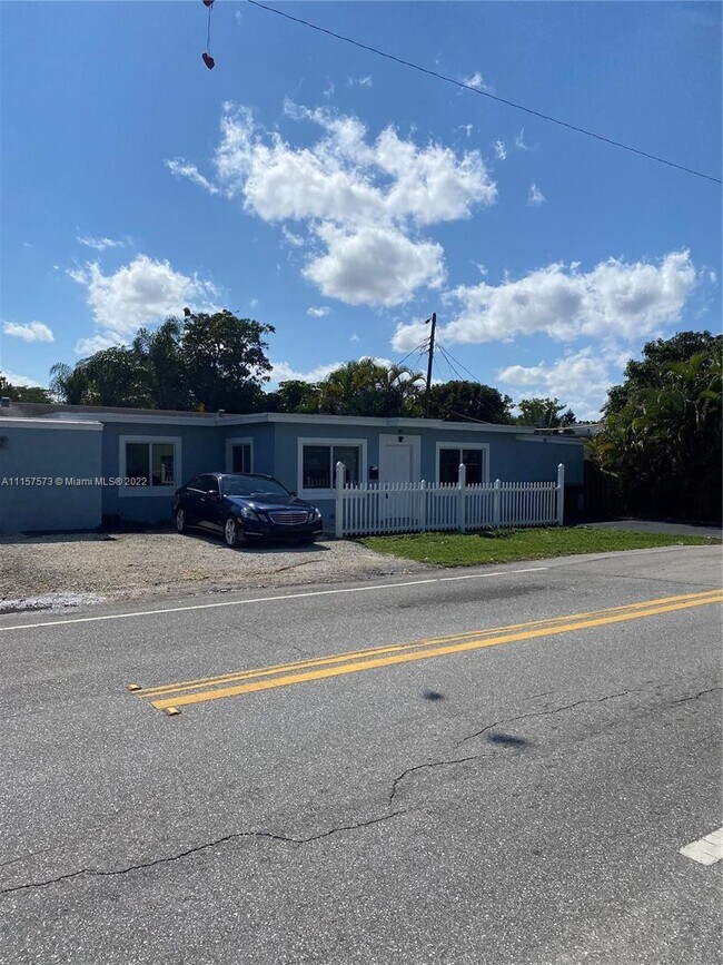 Foto del edificio - 300 NW 16th St