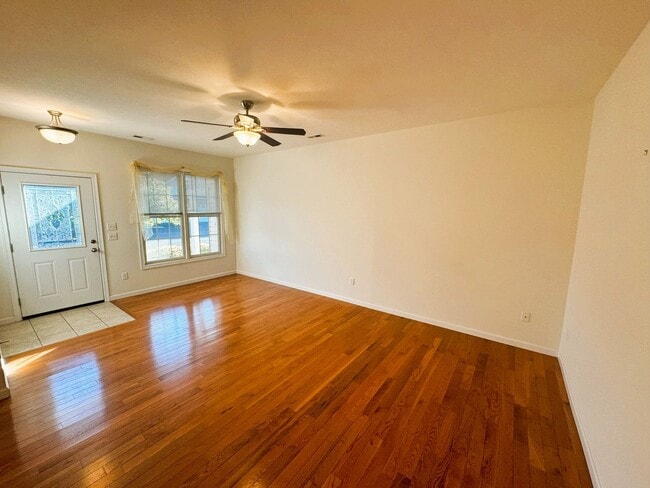 Building Photo - Comfortable One Level  Living