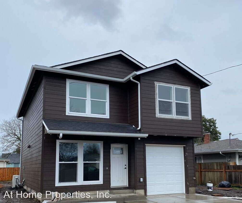 3 br, 2.5 bath House 1515 Jefferson Street House Rental in Albany