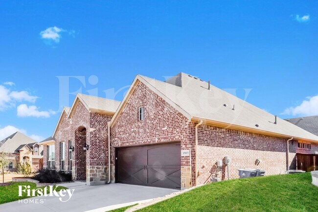 Building Photo - 15013 Gladstone Dr