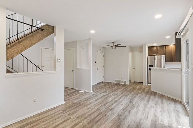 Building Photo - 7480 Alameda Ct