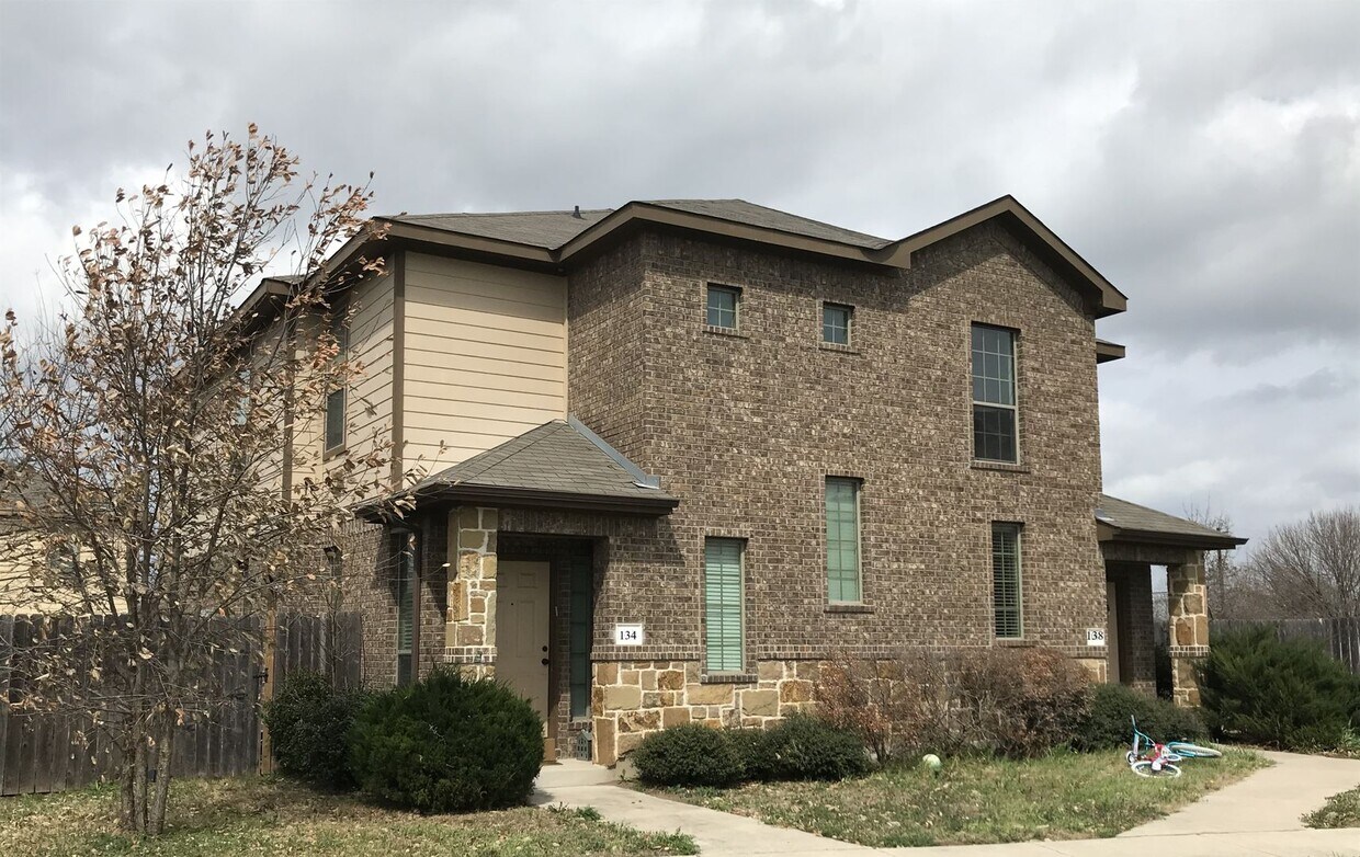 Foto principal - Townhome for rent