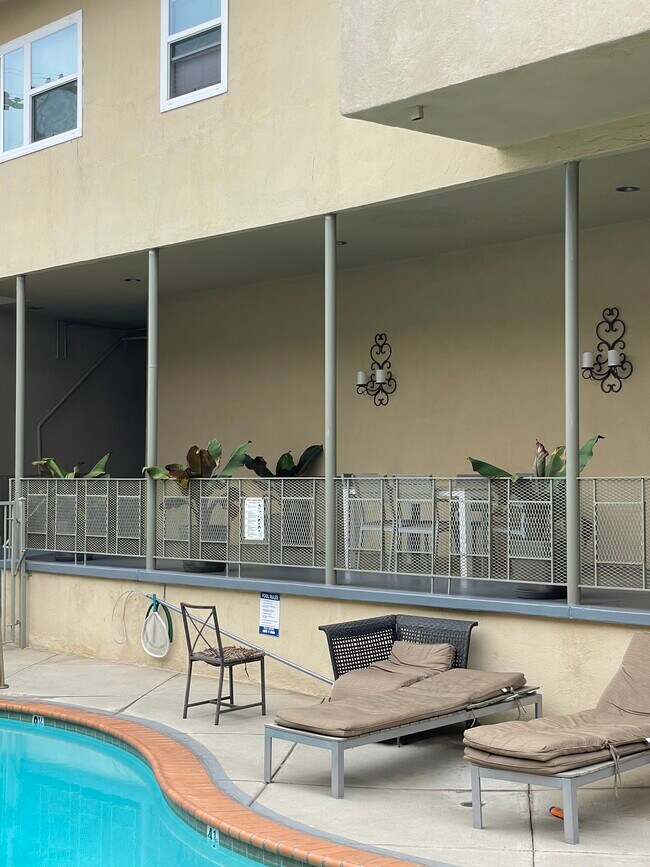 Foto del edificio - 11601 Gorham Ave