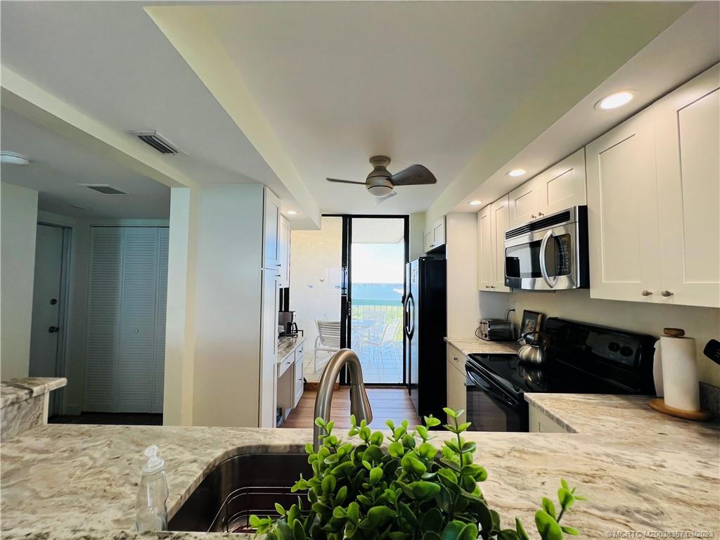 Foto principal - 9900 S Ocean Dr