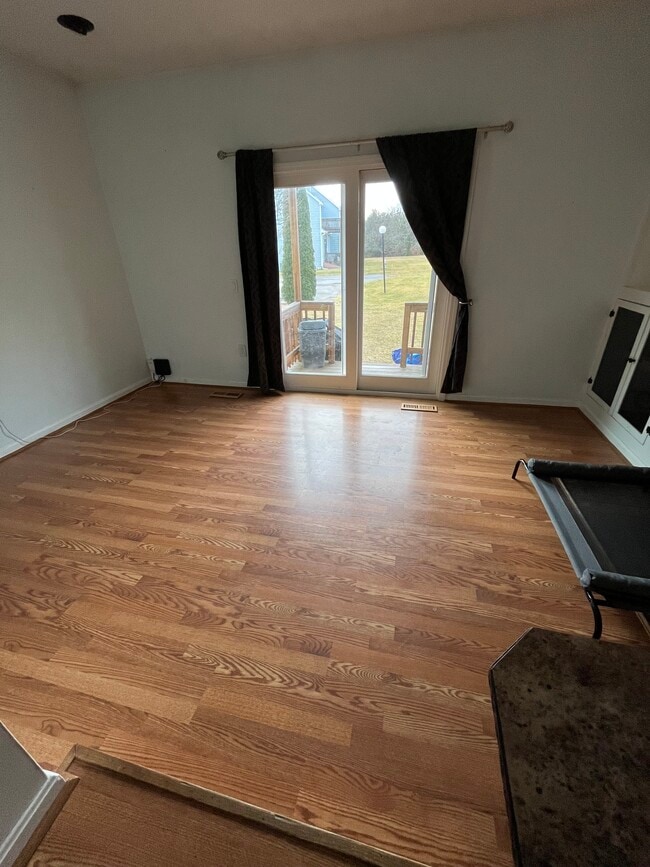 Building Photo - 2743 Cranberry Hwy