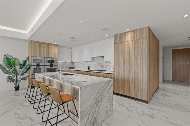 Foto del edificio - 1020 Sunset Point Rd