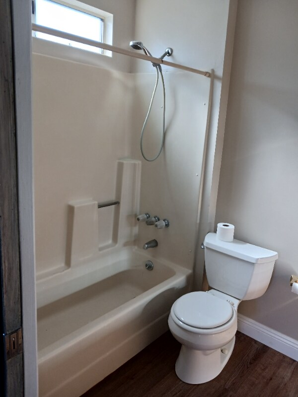 Foto del edificio - 13319 Castana Ave