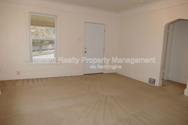 Building Photo - 602 N 65th St