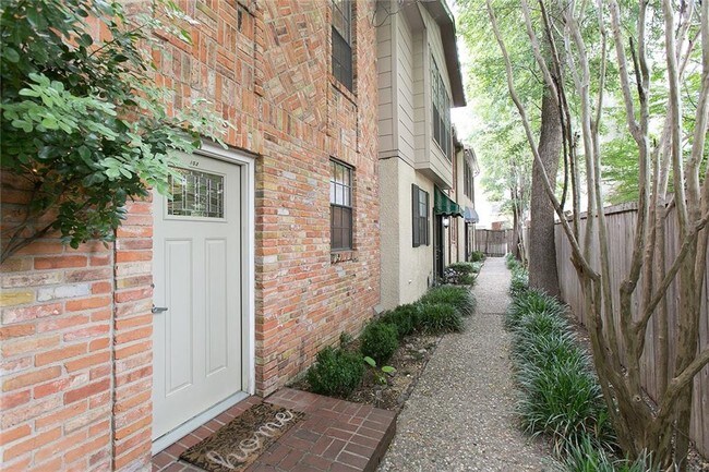 Building Photo - 4418 Bowser Ave