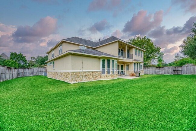 Building Photo - 33 Combwell Garden