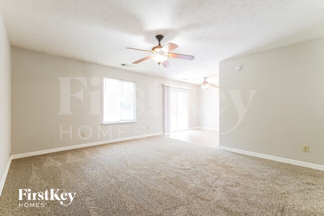 Building Photo - 1675 Pilgrim Way