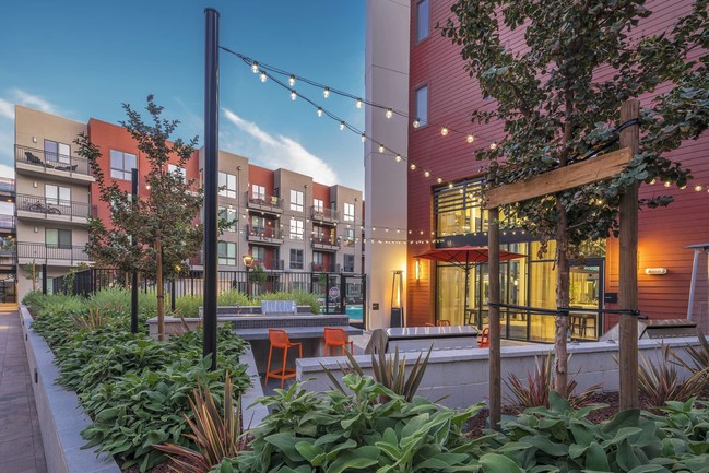 Building Photo - Verve