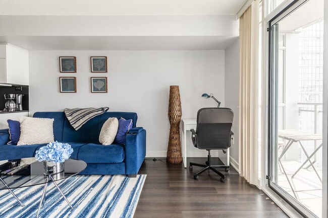 Building Photo - 480 Front St W