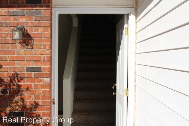 Building Photo - 1636-1638-1638 High Quest Cir