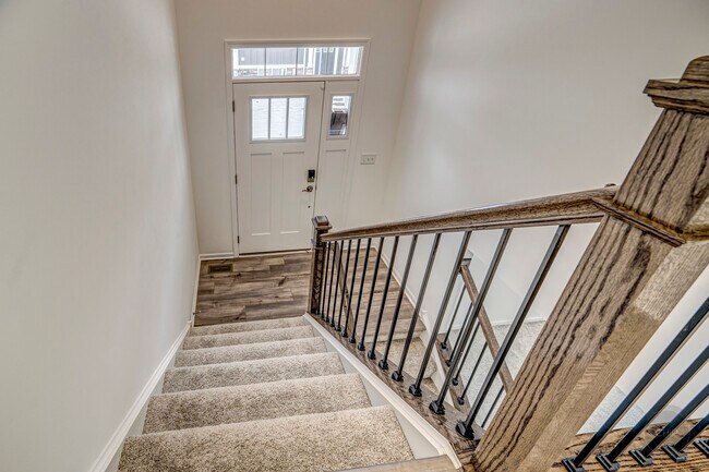 Building Photo - 528 Wolverine Dr