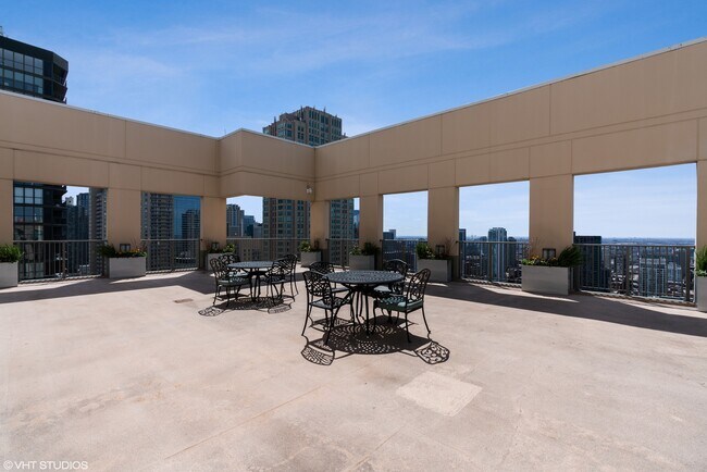 Building Photo - 2 E Erie St