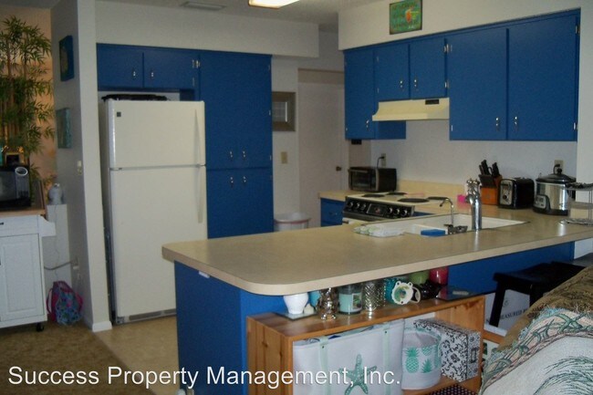 Building Photo - 303 Clearfield Ave