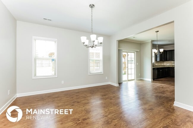 Building Photo - 180 Ambergate Dr