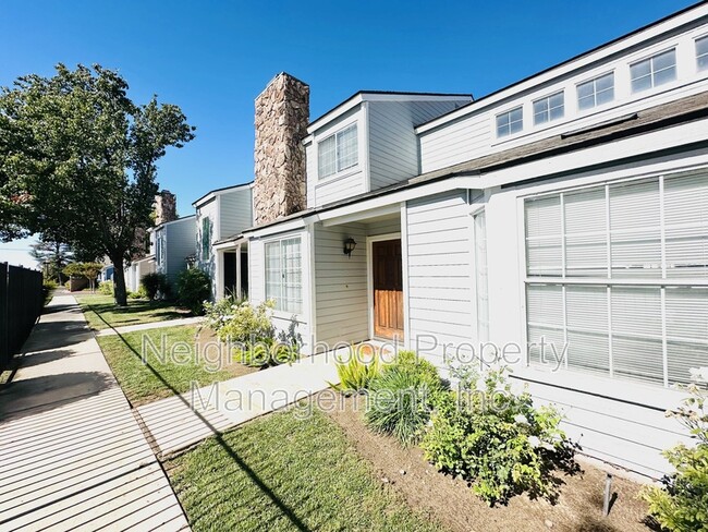 Building Photo - 1444 Plymouth Rock Way