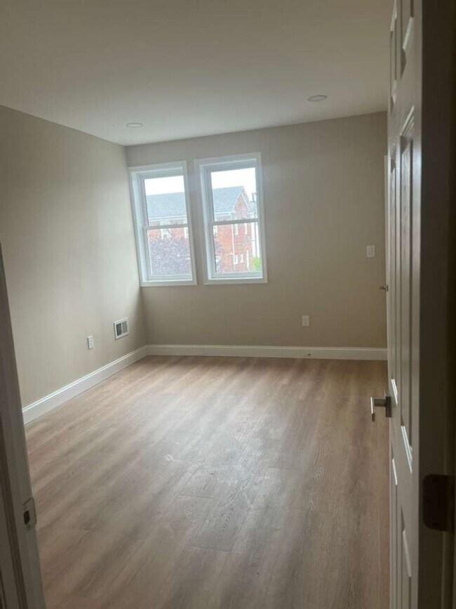 Foto del edificio - Spacious 3-Bedroom, 2-Bath Home with Modern Comforts
