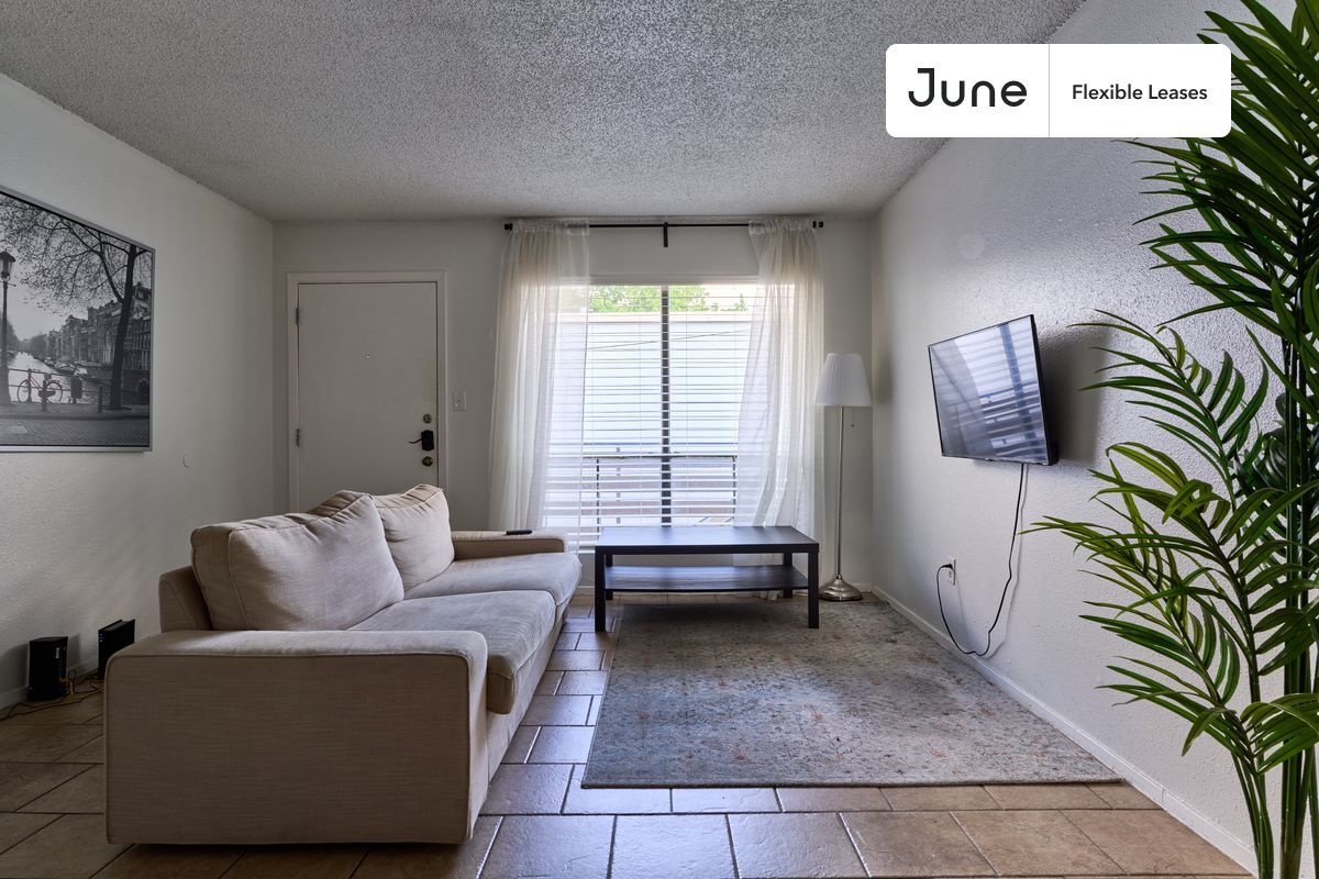 Foto principal - 408 West 37th Street
