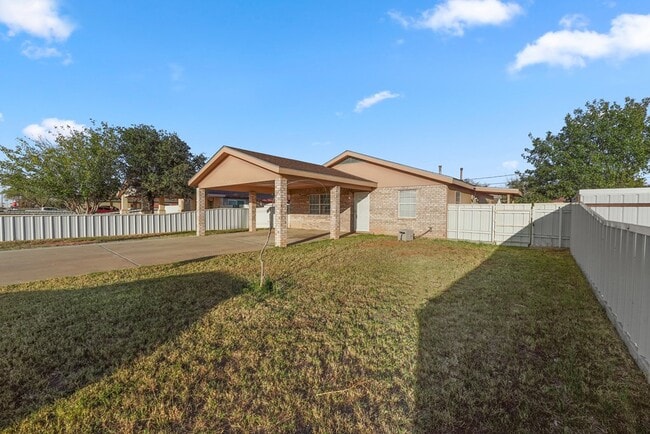 Foto del edificio - 1728 Linda Ave