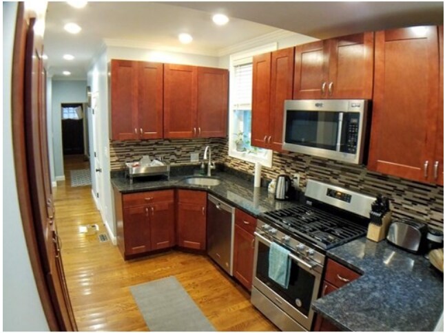 Foto del edificio - 79 W Cottage St