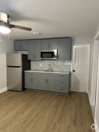 Building Photo - 2321 N 70th Ter