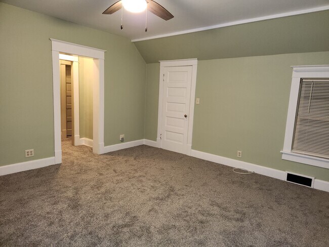 Foto del edificio - 614 Isabella St