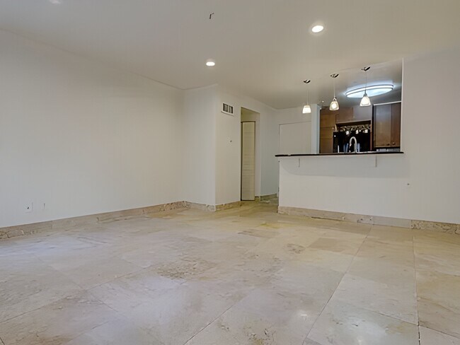 Foto del edificio - 3550 Lebon Dr