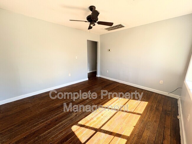 Foto del edificio - 3435 33rd Pl N