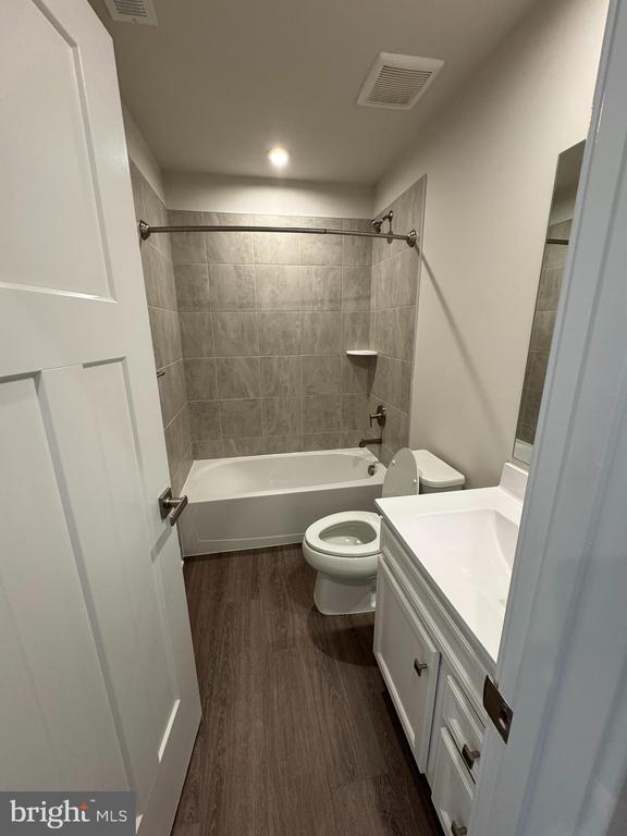 Building Photo - 132 Bethlehem Pl
