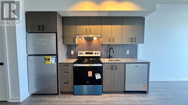 Photo du bâtiment - 4878 Powers Cmn