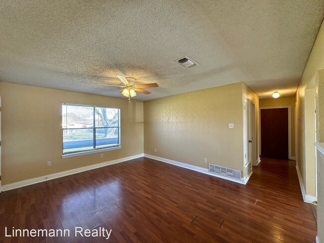 Building Photo - 2 br, 1 bath House - 2101 SPICEWOOD