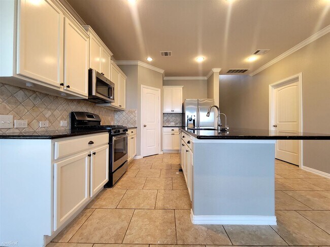 Building Photo - 4 br, 2.5 bath House - 2700 Auburn Chestnu...