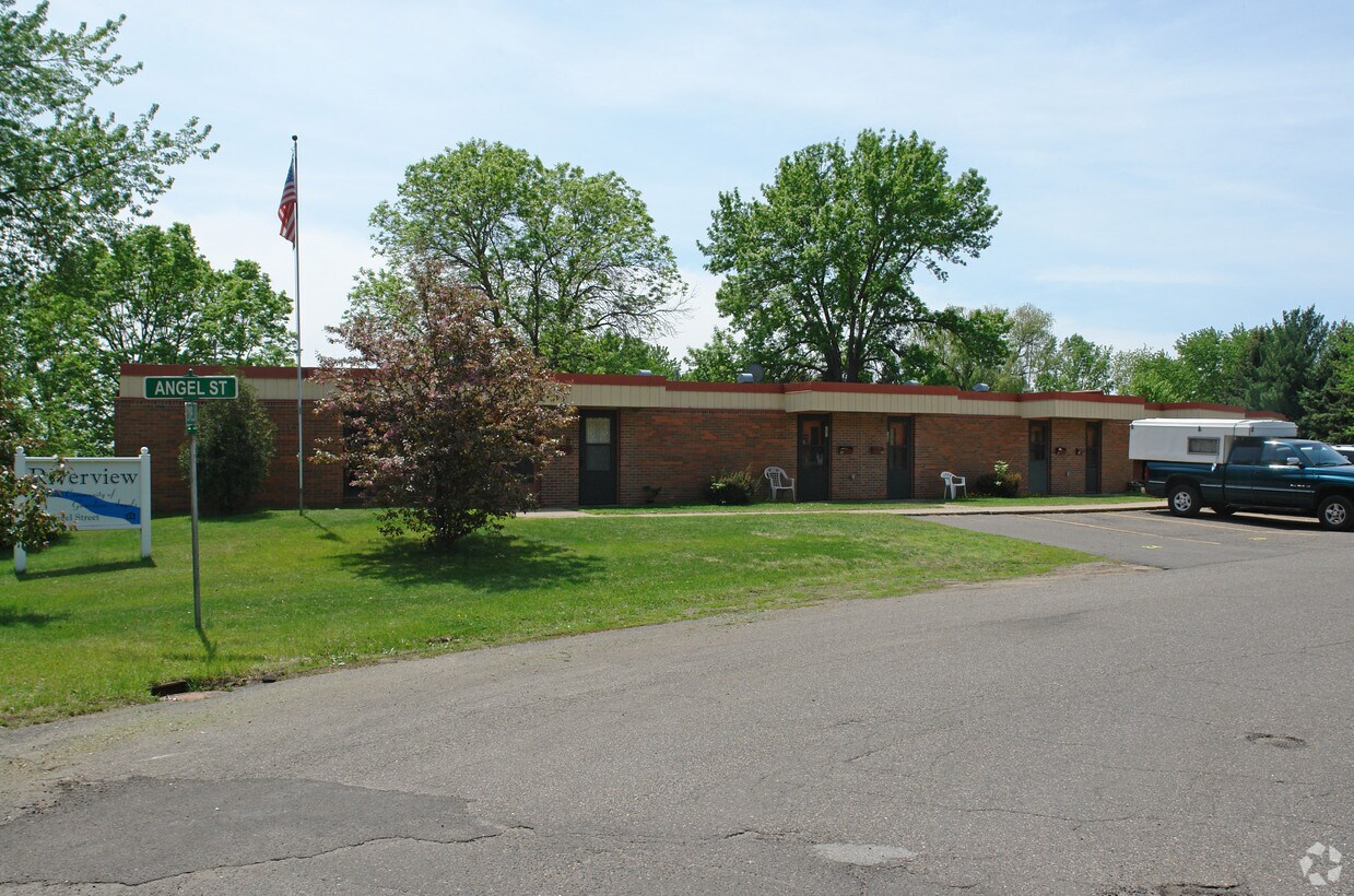 Primary Photo - Riverview Apartments