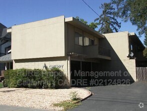 Building Photo - 713 Cherry St