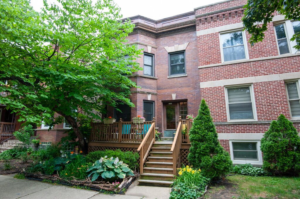 Foto principal - 1453 W Thome Ave