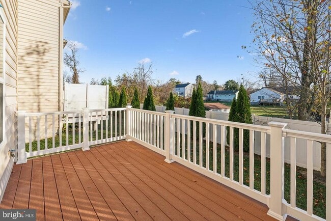 Building Photo - 3227 Clear Spring Dr