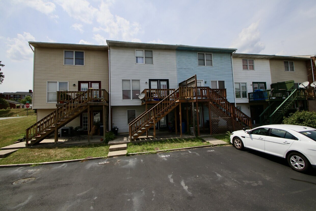 Building Photo - 1035 Blue Ridge Dr