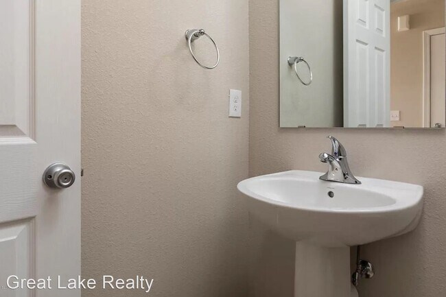 Building Photo - 3 br, 2.5 bath House - 59467 Ravenna Drive