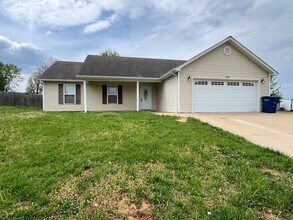Building Photo - 1123 Stone Crest Dr