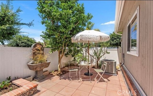 Building Photo - 25786 Via Lomas