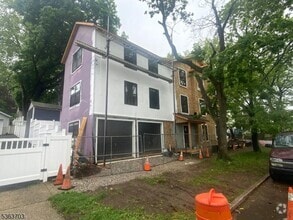 Building Photo - 323 Montclair Ave