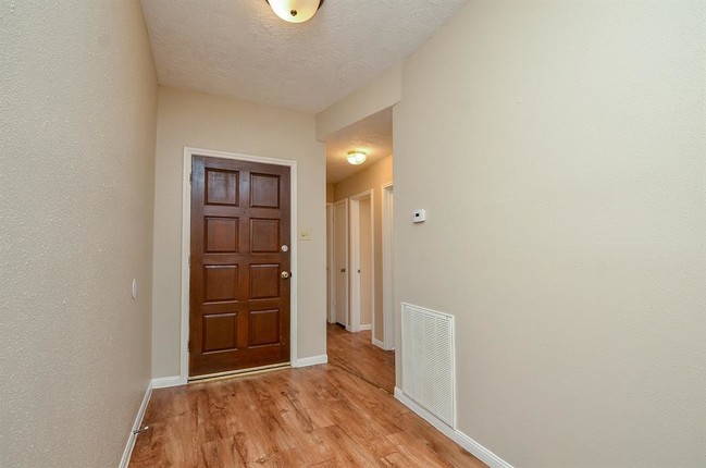 Building Photo - 10423 Hidden Moon Dr