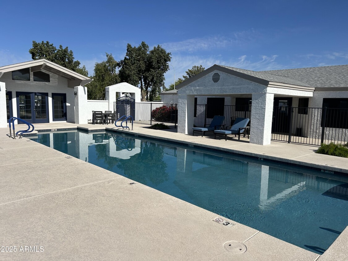 Foto principal - 1444 N Recker Rd