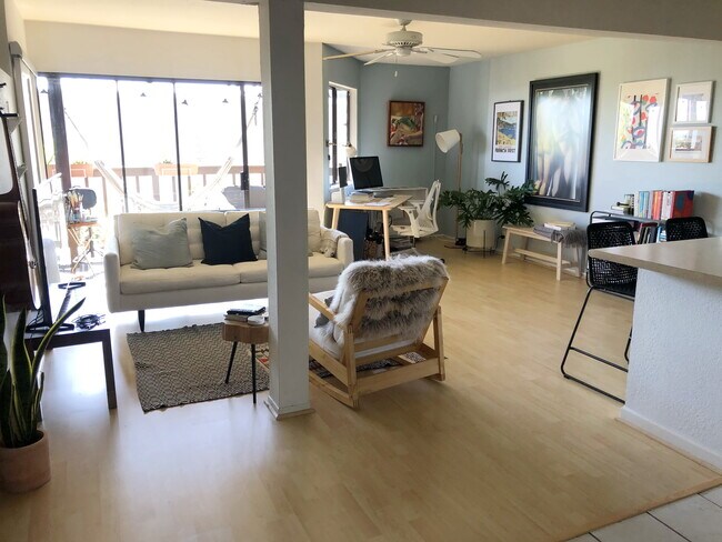 Entry view - 81 High St